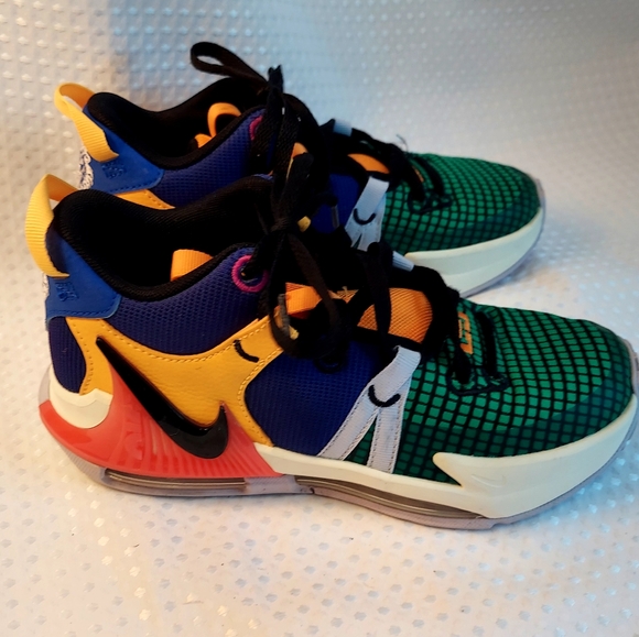 Nike LeBron Witness 7 Multi Colored - Picture 1 of 9